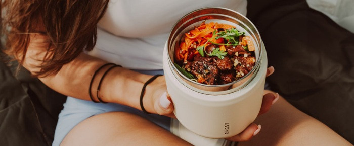 Zdrowe śniadanie do szkoły? Spakuj je w termos Food Jar od Ragsy!