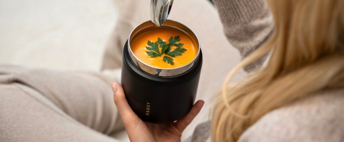 Lunchbox do pracy dla faceta – co spakować, żeby było zdrowo i sycąco