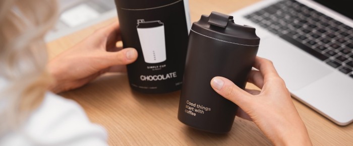 Personalizowane termosy z grawerem: Idealny prezent dla każdego miłośnika herbaty