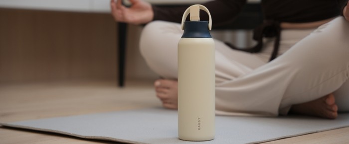 Szczelny bidon do szkoły – jak chronić zeszyty przed zalaniem?